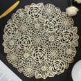 thumbnail image 1 of Juego de 6 manteles individuales redondos de vinilo prensado metálico para mesa de comedor, con diseño de rosas florecientes huecas, para banquetes y bodas., 1 of 5