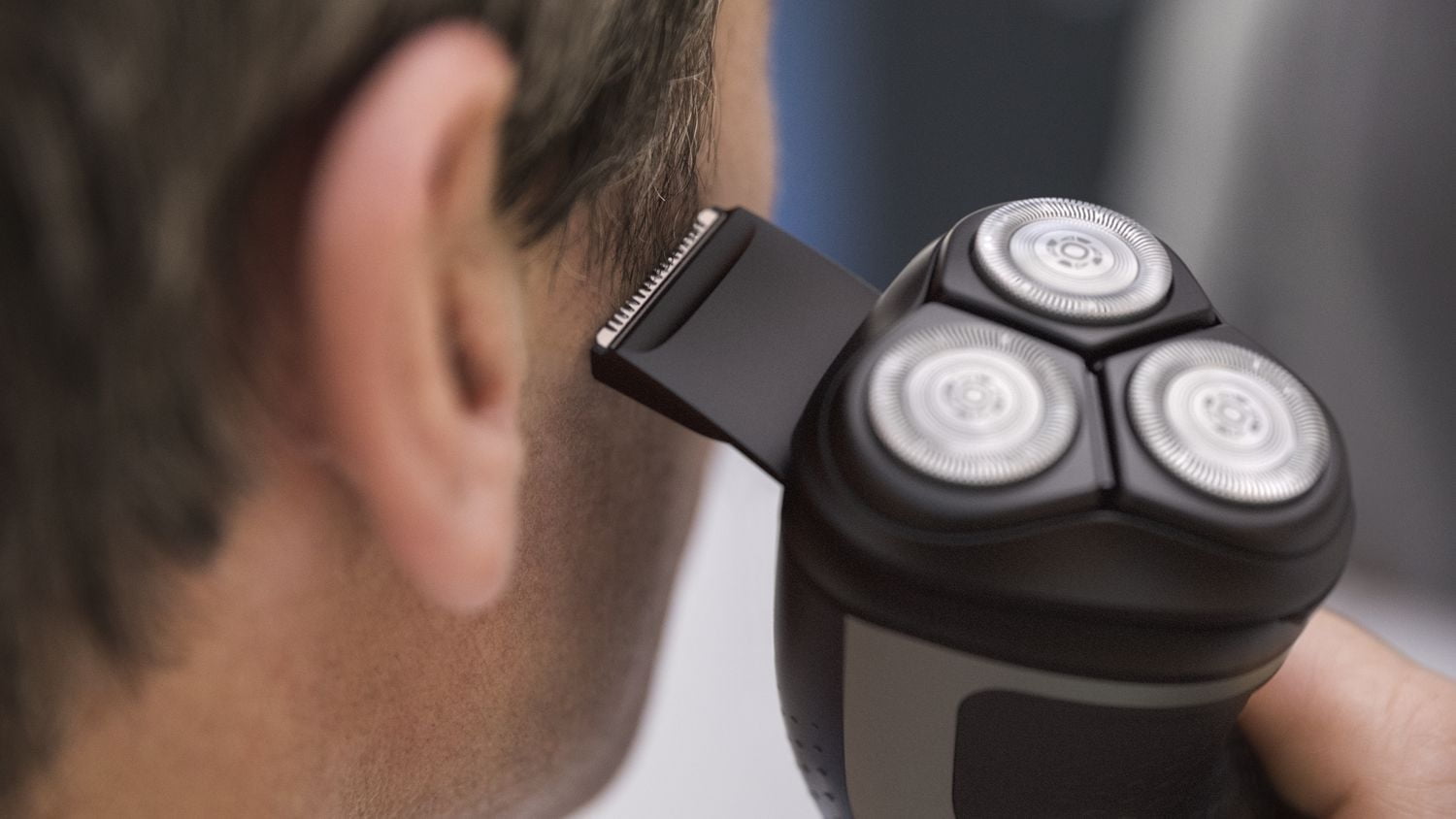 Philips Electric Shaver Series 1000, Dry Cord/Cordless With Pop-Up Trimmer, S1232/41, 1 Electric shaver