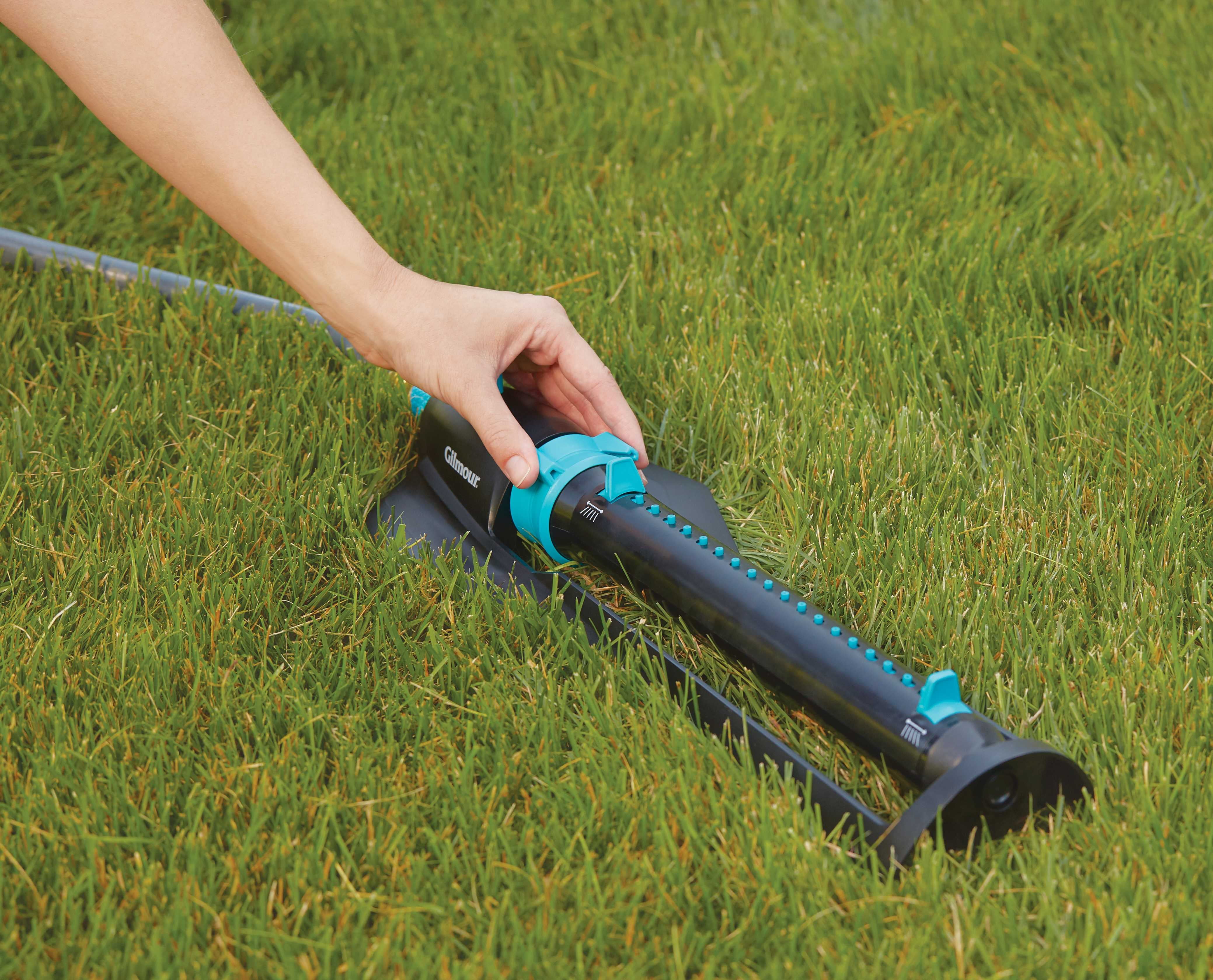 Gilmour 4000 Sq Ft Medium Duty Rectangular Sprinkler with Straight Plastic Tube with Plastic Base with Width Control with On/Off