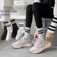 thumbnail image 4 of Calcetines deportivos blancos hasta la mitad de la pantorrilla para estudiantes masculinos y femeninos de otoño e invierno, calcetines largos desodorantes transpirables que absorben el sudor, 4 of 5