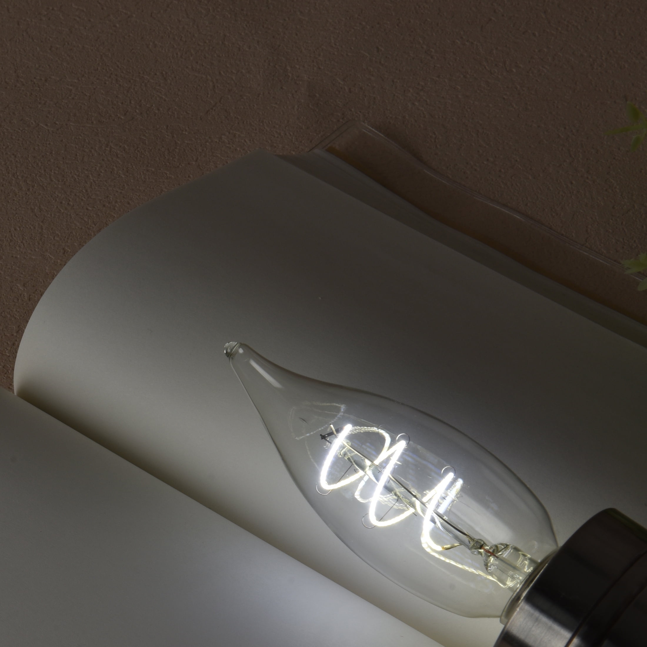 (2 pack) Better Homes & Gardens B10 LED Vintage Light Bulb, 4 Watts (40W Equivalent), Daylight, Thin Filament, E26, 4PK