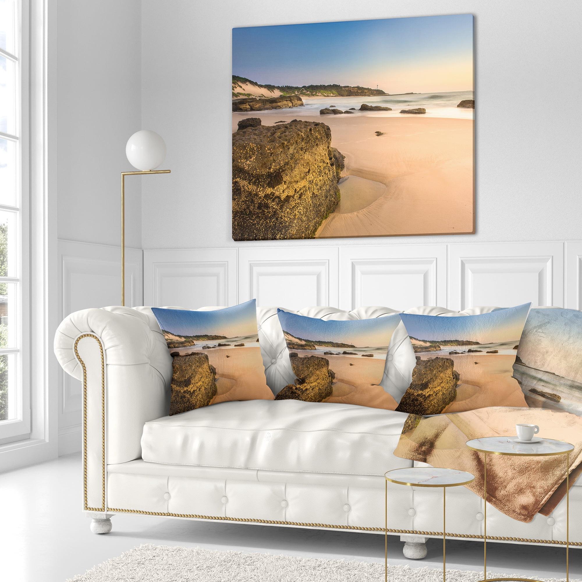 Designart Beautiful Rocky Seashore at Norah Head - Seashore Throw Pillow - 18x18