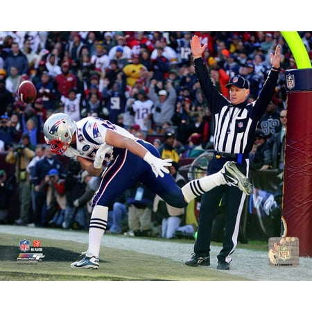 - Rob Gronkowski celebrates his 14th Touchdown catch that set the NFL record for most touchdown receptions by a tight end in a season Photo Print