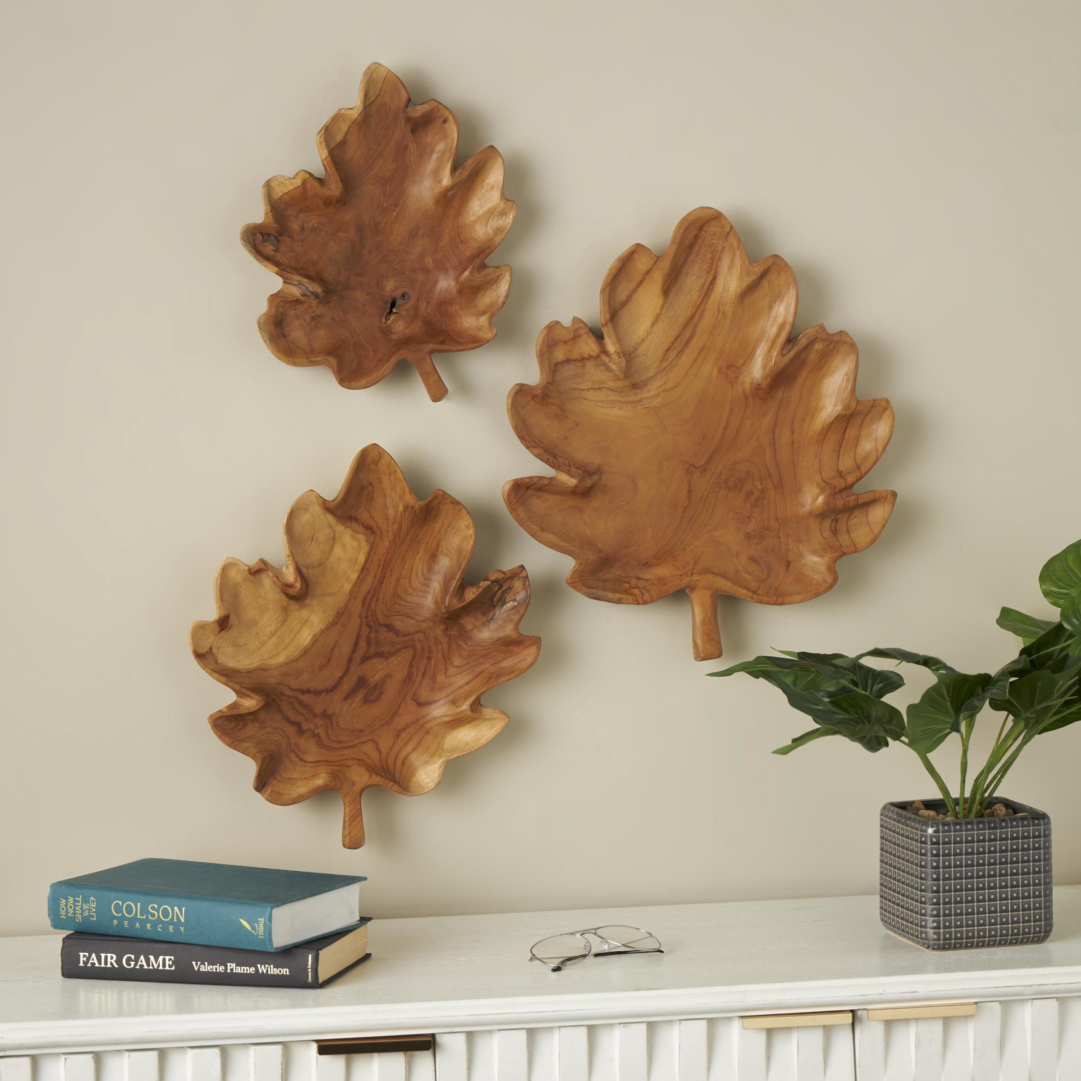 DecMode 17", 15", 13"H Brown Teak Wood Handmade Carved Leaf Tray, 3-Pieces