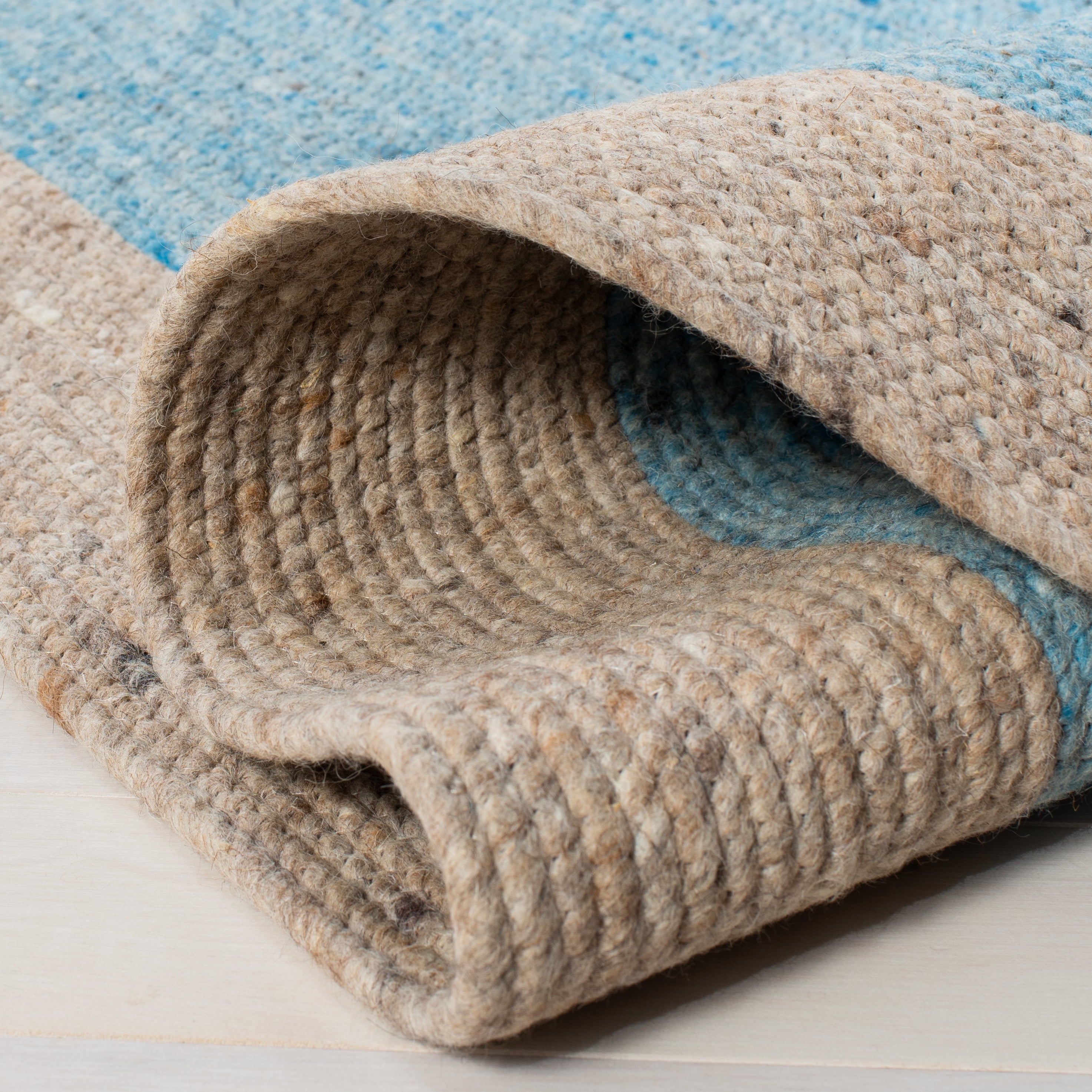 SAFAVIEH Braided Simon Bordered Reversible Area Rug, Blue/Beige, 4' x 6' Oval