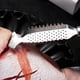 thumbnail image 4 of Utensilios y aparatos de cocina, cepillo de acero inoxidable para el vientre de pescado, cuchillo para uso doméstico, práctico para quitar escamas de pescado, moler jengibre y ajo, productos para uso, 4 of 8