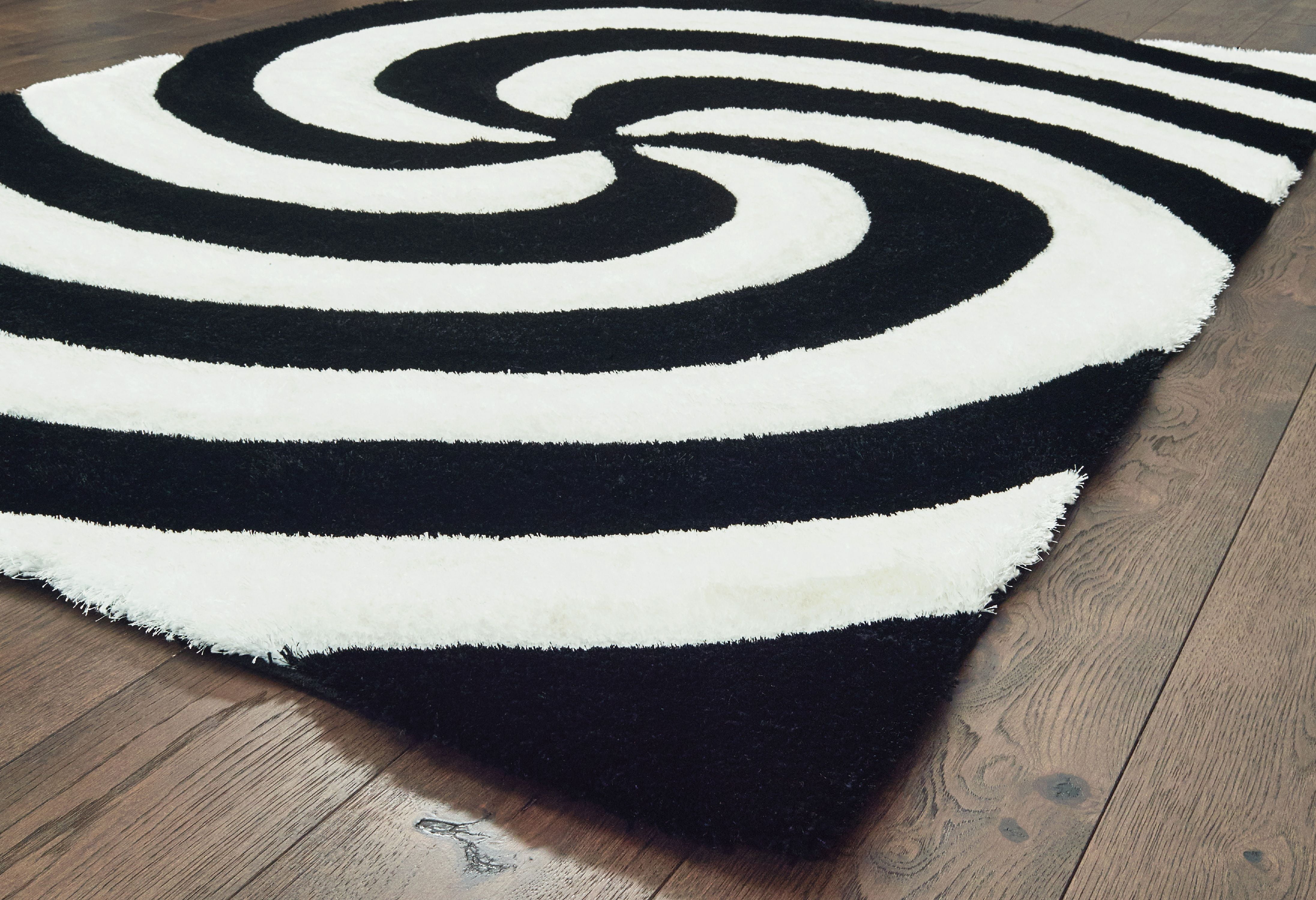 United Weavers Veria Agba Shag Black Hand Carved Polyester Area Rug