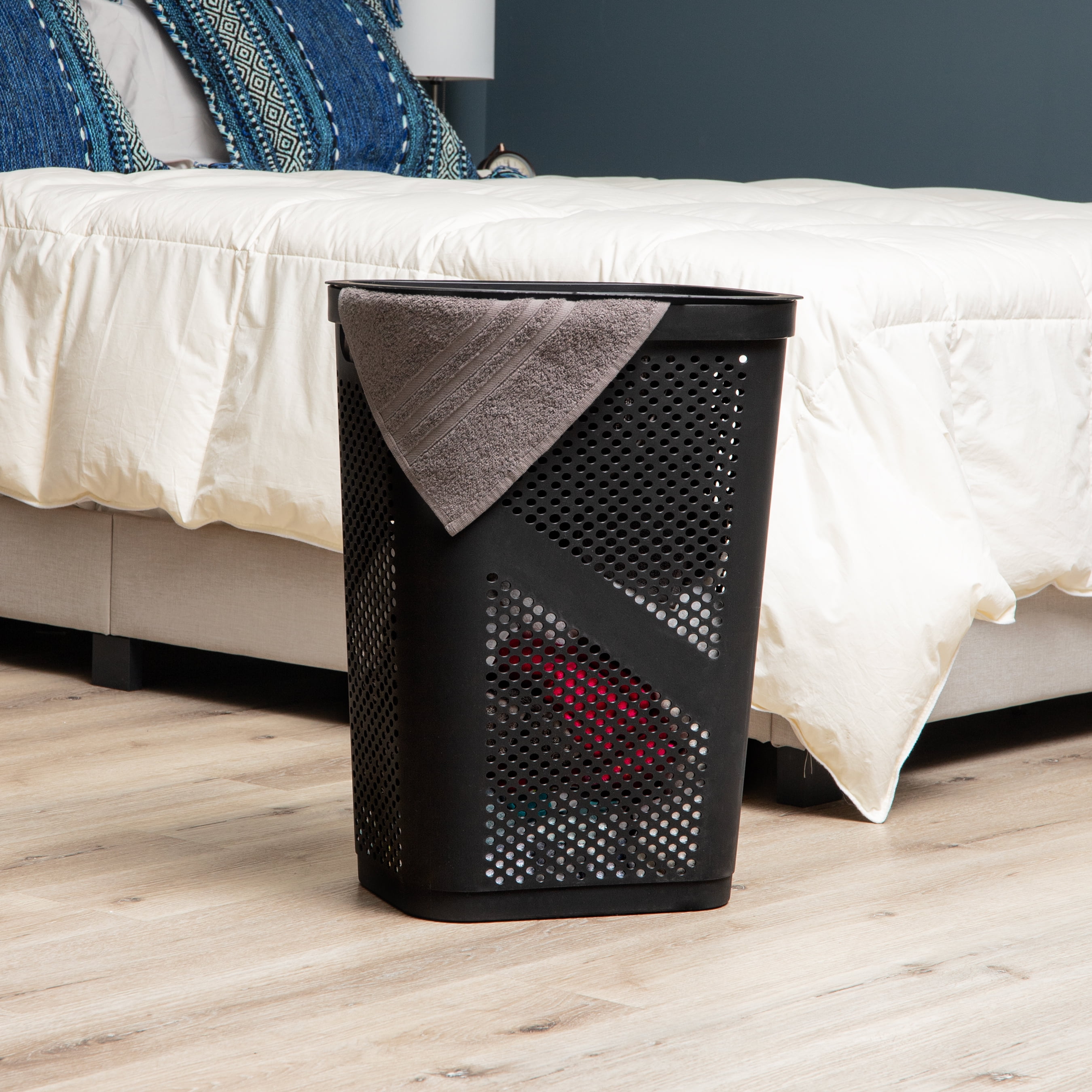 Mind Reader 60L Slim Laundry Hamper, Lid, Ventilated, Plastic, 17.25"L x 13.75"W x 23.5"H, Black