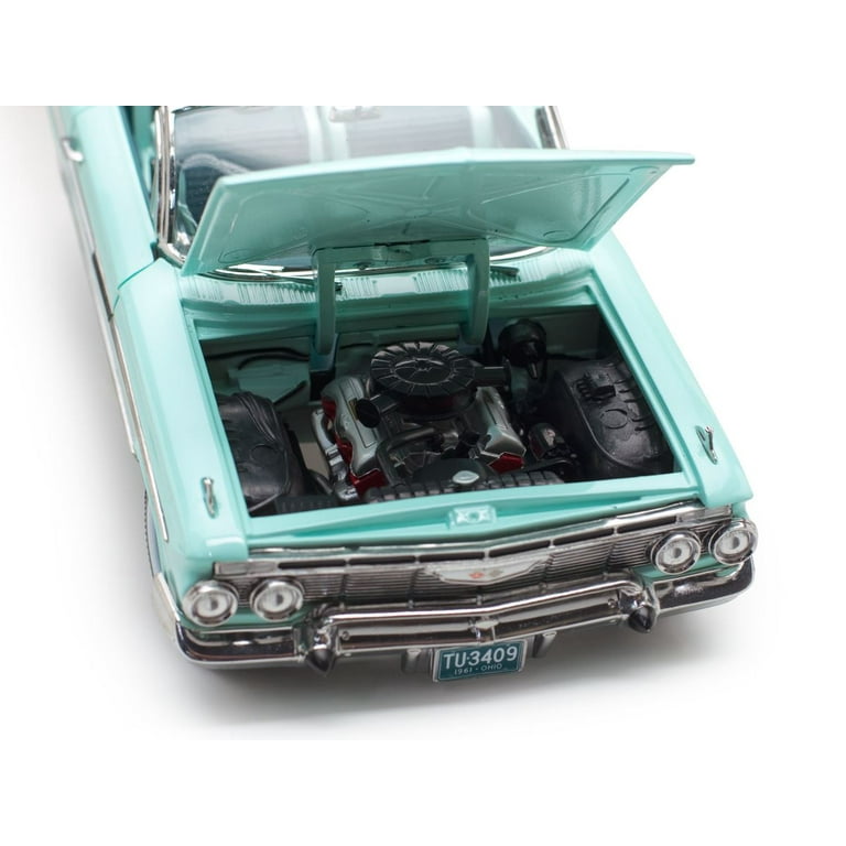 1961 Chevrolet Impala Open Convertible Seafoam Green 1/18 Diecast