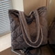 thumbnail image 5 of Bolso Tote para Mujer Con Bolsillo Interior Acolchado (Gris), 5 of 8