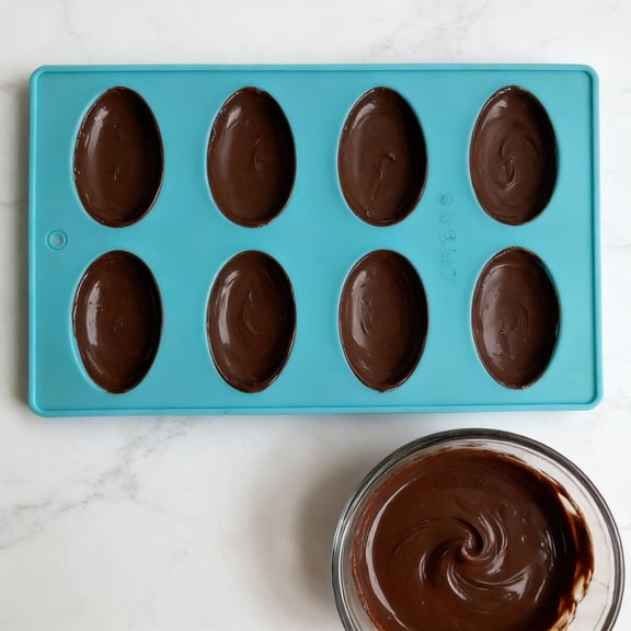 Silicone Baking Molds Easter Egg Shape, 8 Cavity Non-Stick Silicone Mold Set, Food Grade Egg Shaped Molds for Chocolate Jello Candy, Reusable Baking Molds for DIY Treats （Blue）