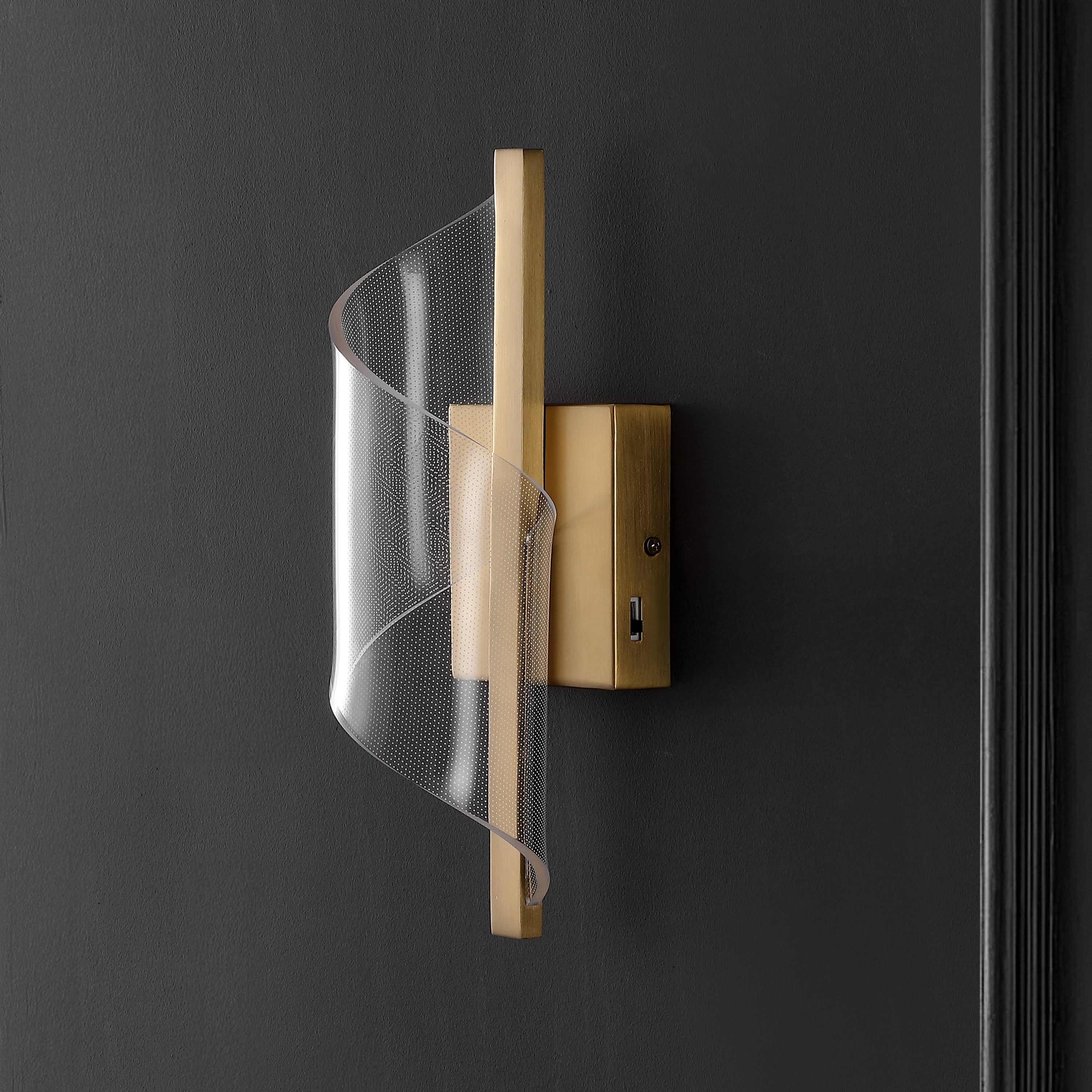 Safavieh Couture Leighton Clear and Gold Modern Acrylic Wall Sconce