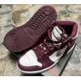 thumbnail image 1 of Size 9 - Jo r-dan 1 Retro High OG Bordeaux, 1 of 6
