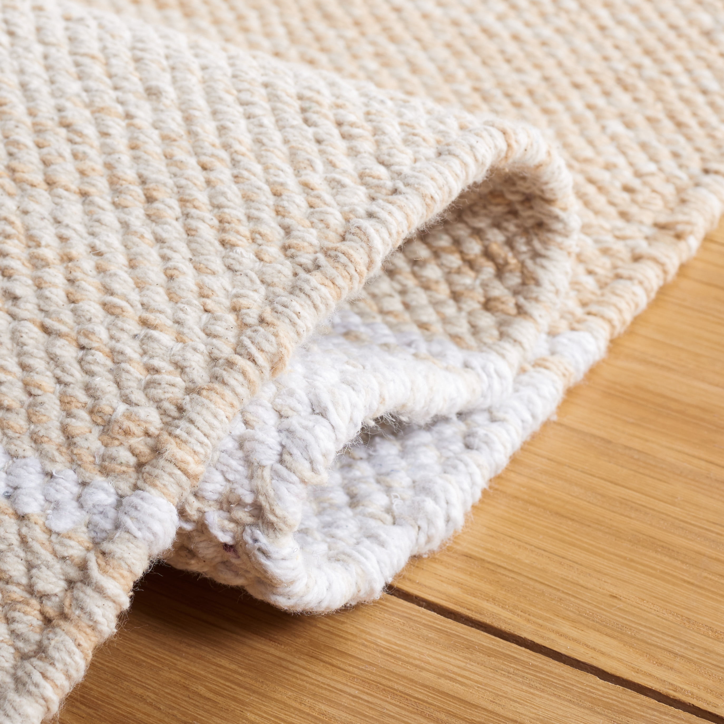 SAFAVIEH Striped Kilim Amina Striped Cotton Area Rug, Ivory/Gold, 3' x 5'