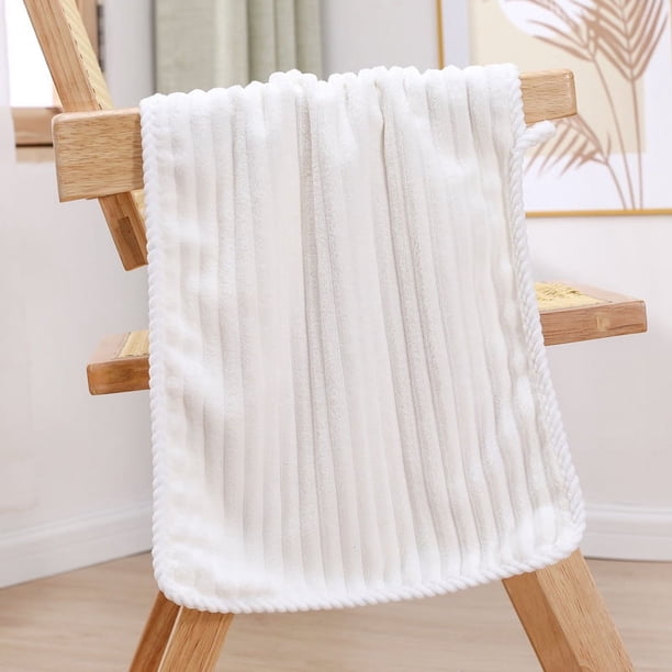 Zhuge Toalla de baño de 3 piezas de vellón coral, multiusos: para baño, fitness, ducha, deportes, se adapta a diversas situaciones sin esfuerzo. 13,78 x 29,53 pulgadas (blanco).