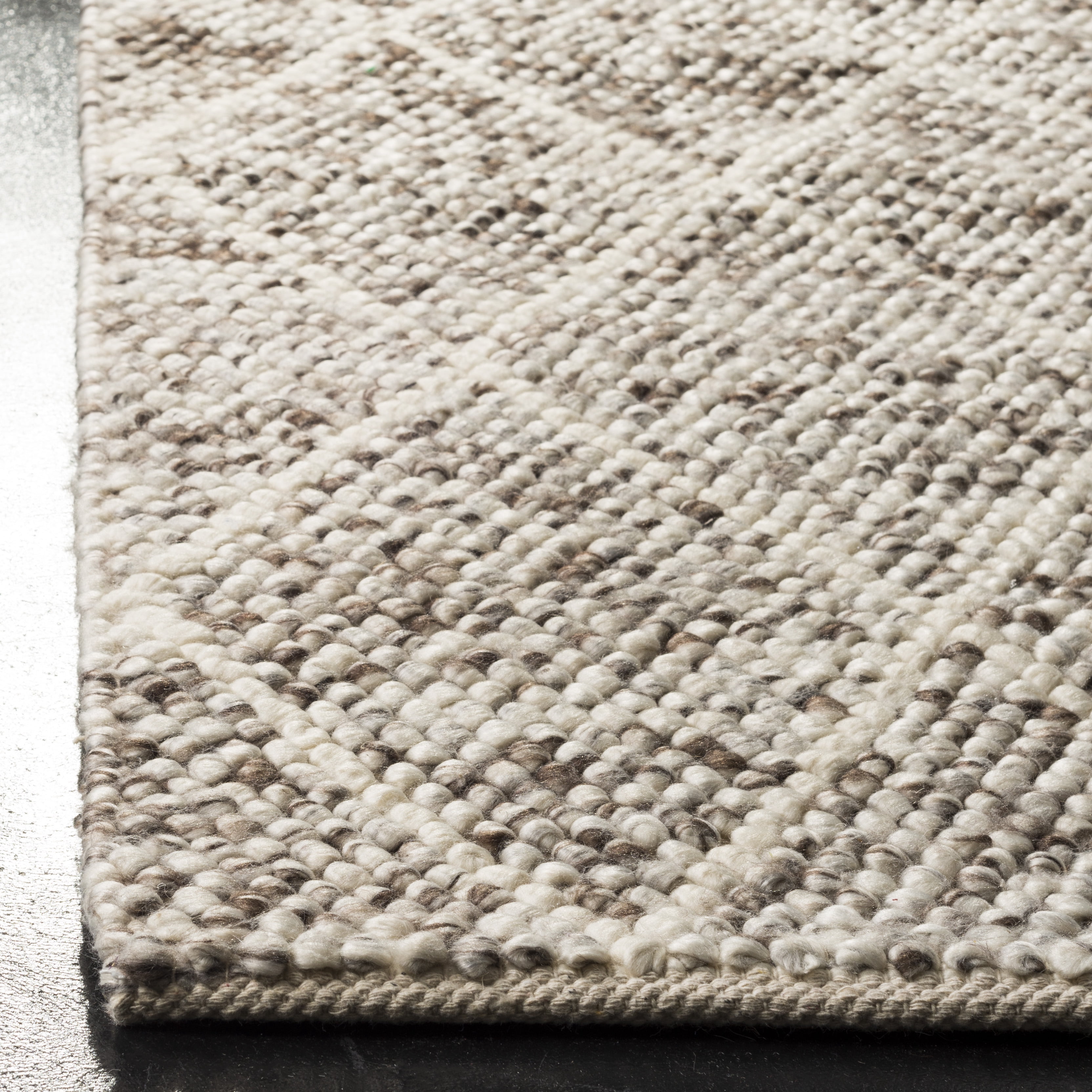 SAFAVIEH Natura Taegan Geometric Diamonds Area Rug, Ivory/Stone, 6' x 6' Square