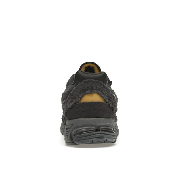 New Balance Men's 2002R Protection Pack Phantom Running