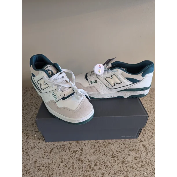 BRAND NEW AUTHENTICATED Men's Size 10 - New Balance 550 White Vintage Teal