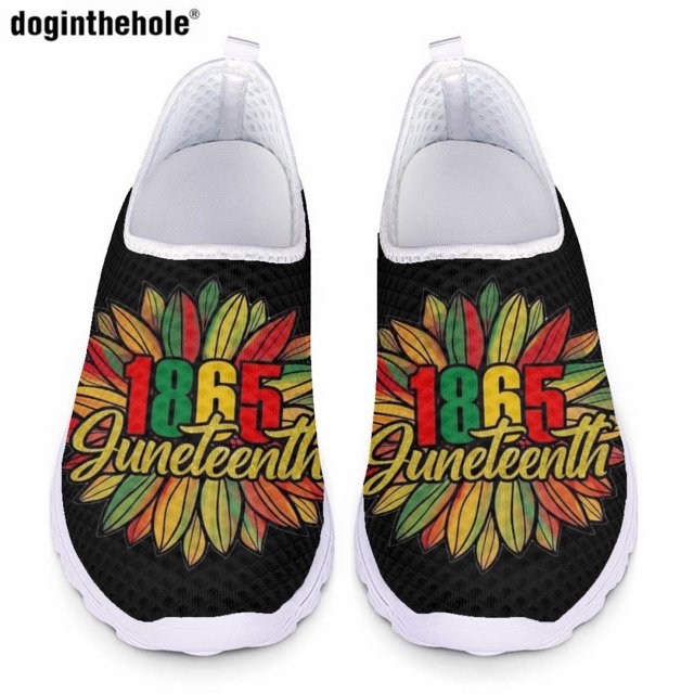 Nuestras zapatillas para correr están hechas de material EVA de alta calidad como suela. Adopta el diseño de malla superior, que puede ampliar las características agradables para la piel y transpirabl