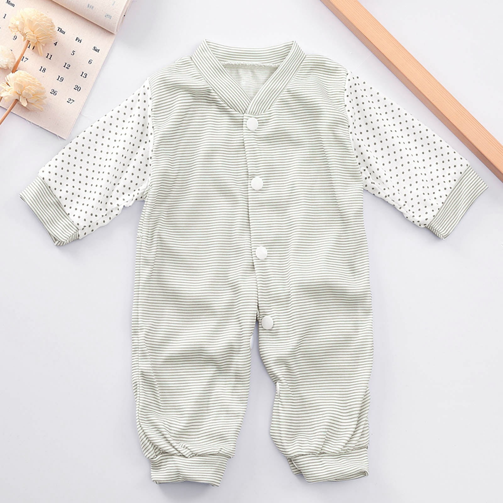 Povozer Layette Set Boy 8PCS Newborn Baby Boy Girl Tops+Hat+Pants +Bib+Sock Shose+Romper Outfits Set Size 0-3 Months,Grey
