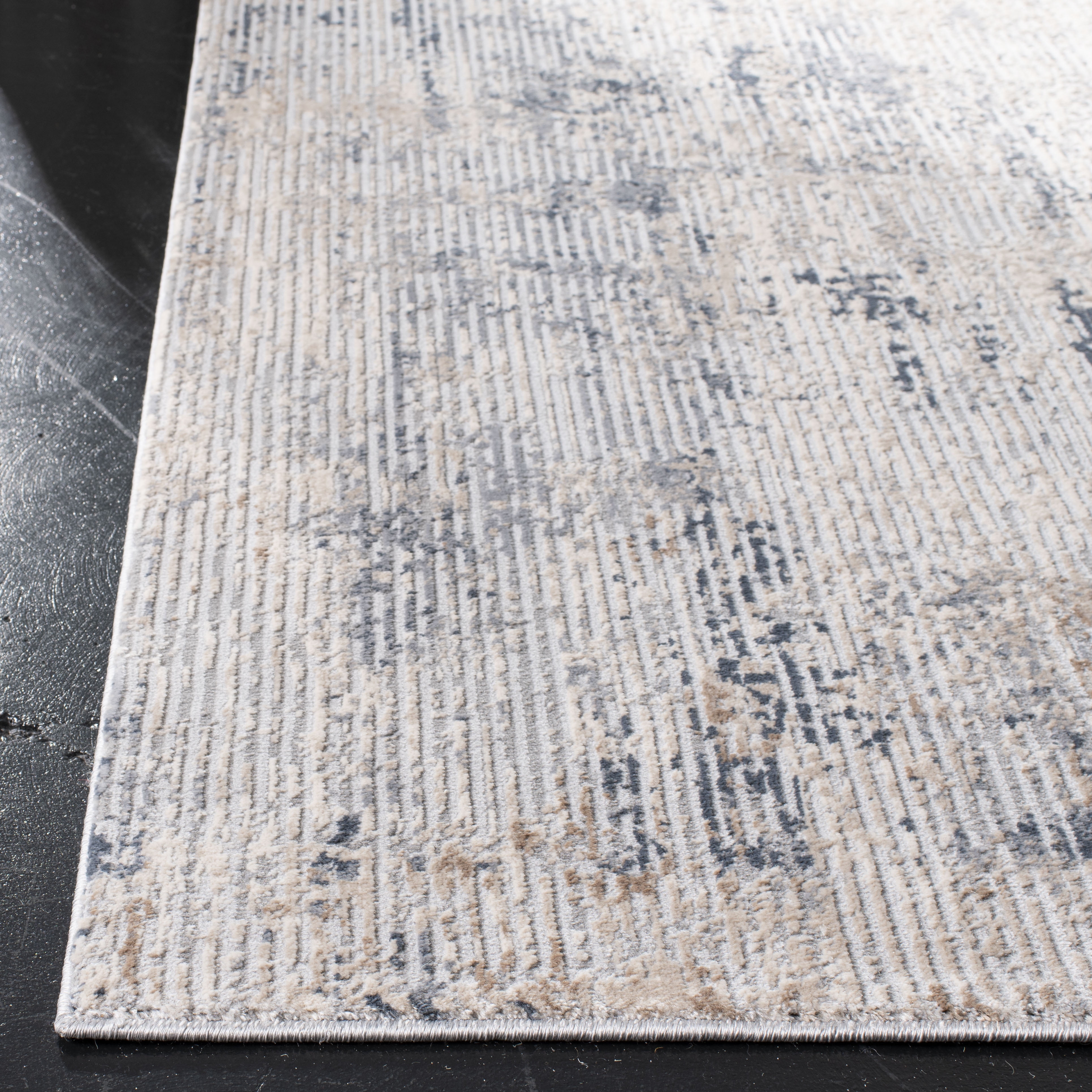 Safavieh  Invista Nyah Contemporary Rug 4' x 6' 4' x 6' Indoor Rectangle