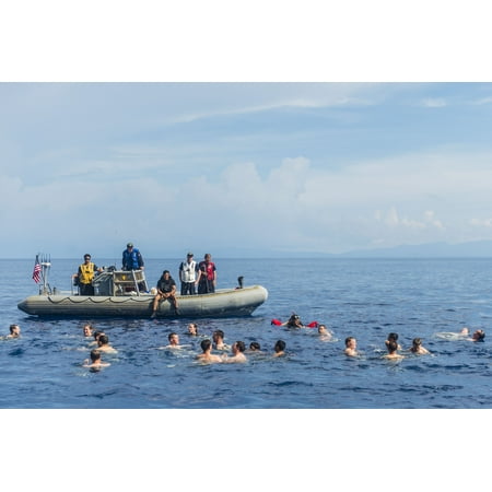 LAMINATED POSTER 161014-N-XM324-069 SOUTH CHINA SEA (Oct. 14, 2016) Sailors participate in a swim call from the amphi Poster Print 24 x (Best Way To Call China)