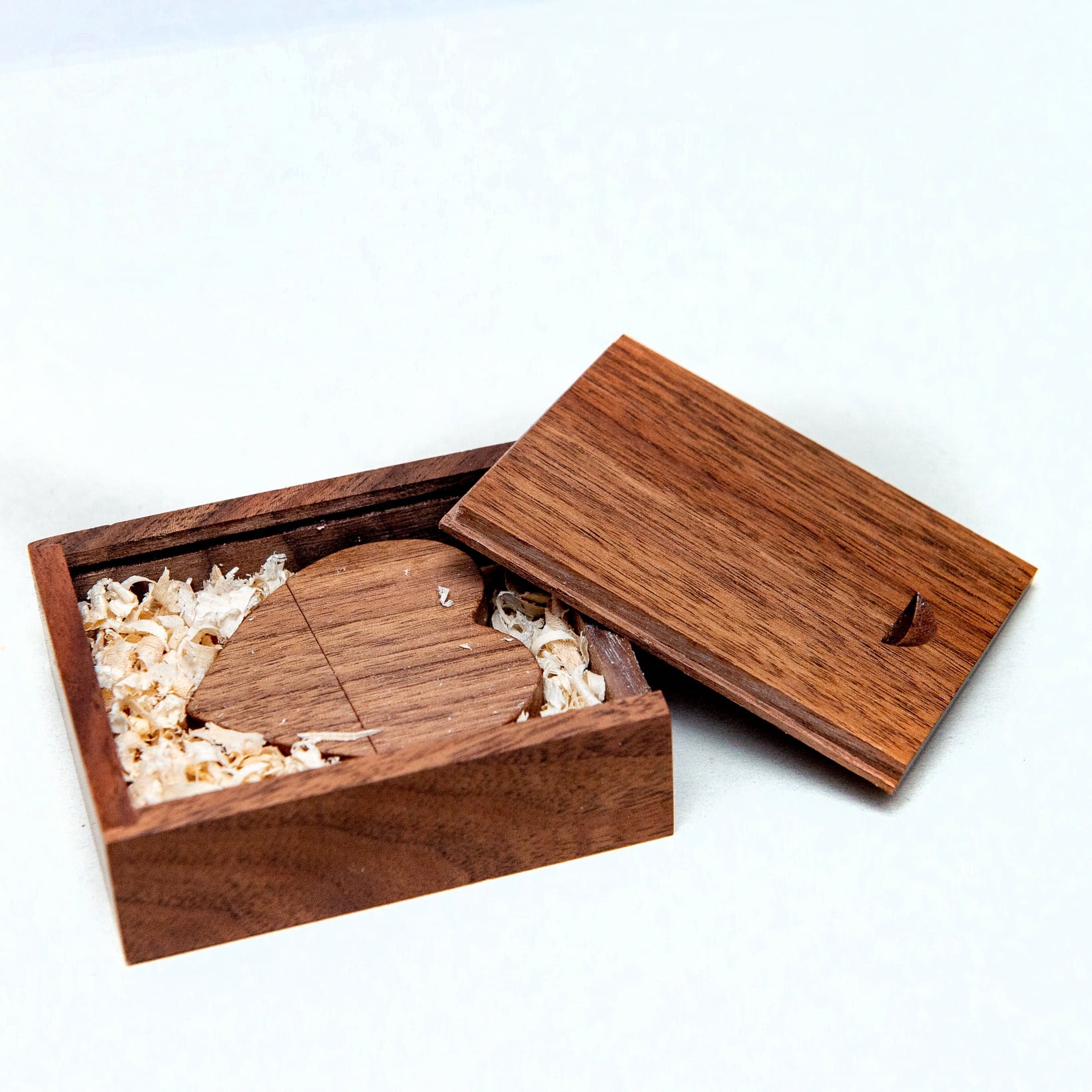 Heart Shaped Wood Flash Drive 32GB USB3.0 with Gift Box, Wooden USB Drive 32G USB 3.0 Super-Speed Thumb Drive Jump Drive Wooden Box Ideal Gift for Birthday / Anniversary / Wedding