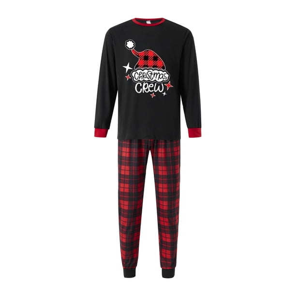 Pijamas familiares navideños a juego, camisetas de manga larga con estampado de letras y pantalones a cuadros. Ropa de dormir y estar por casa.