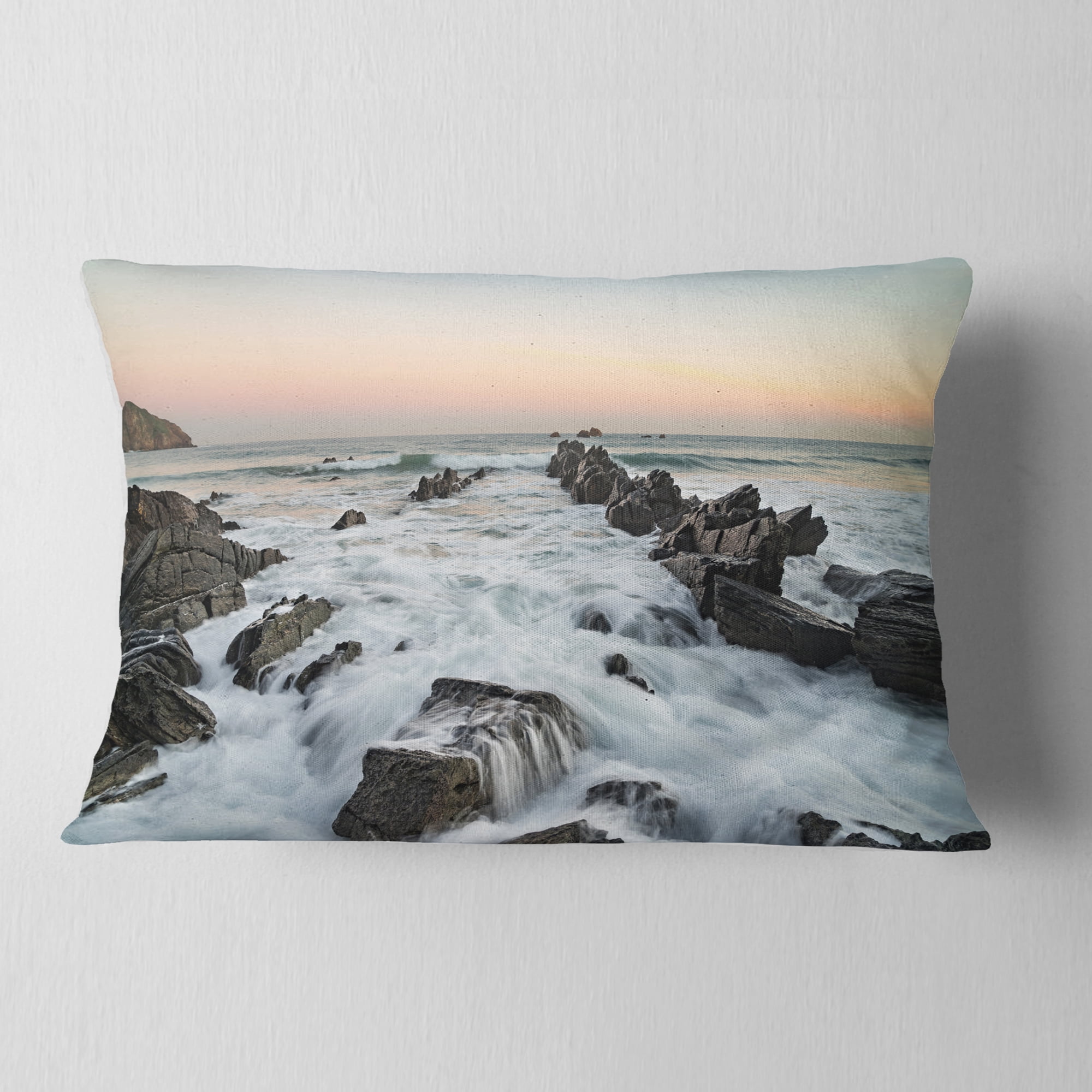Designart Bay of Biscay Spain Seashore - Landscape Printed Throw Pillow - 12x20