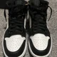 thumbnail image 4 of Size 9.5 - A i r-Jor-dan 1 Mid Black University Gold, 4 of 4