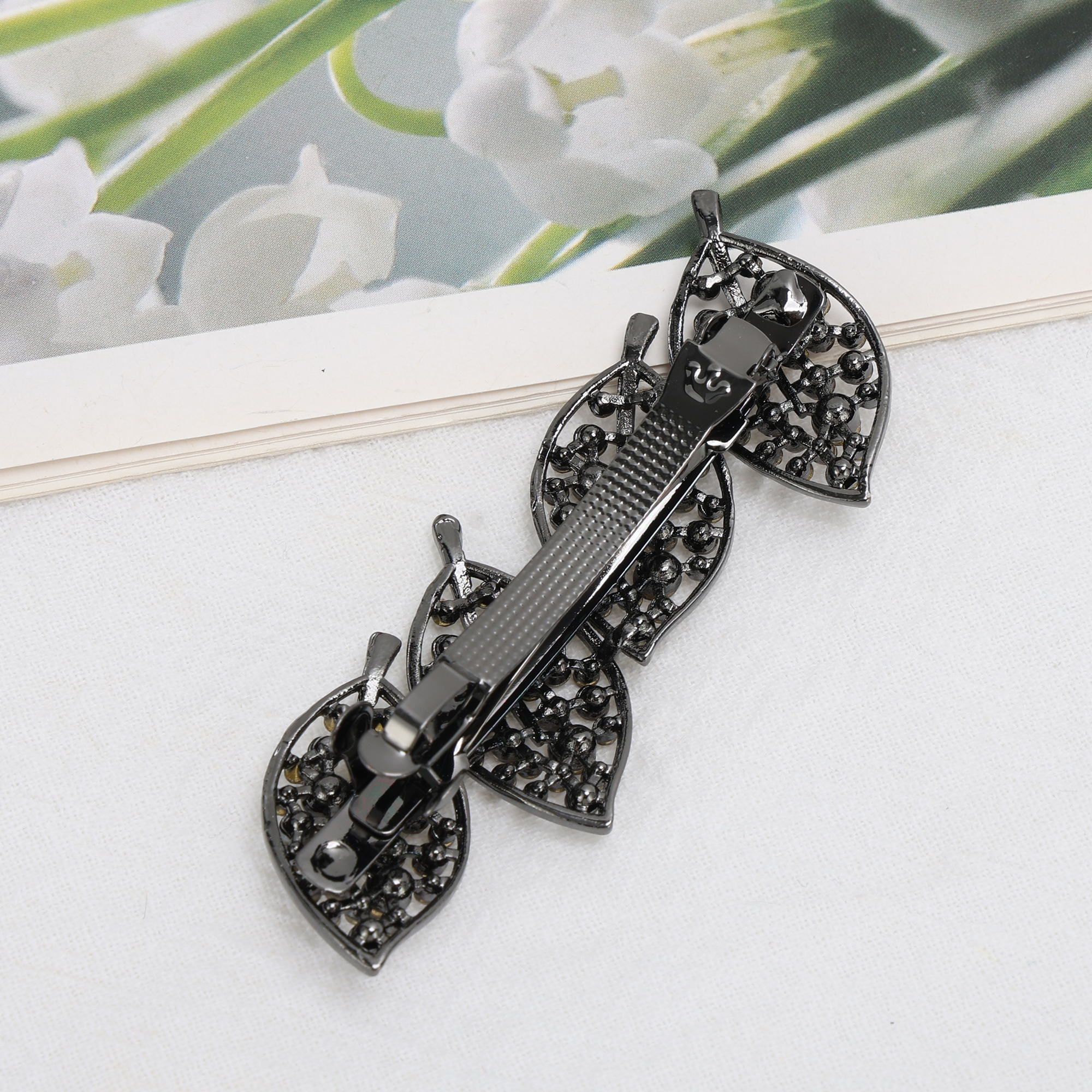 Unique Bargains 4-Leaf Rhinestones Barrettes Stylish Hair Black