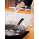thumbnail image 5 of Colador de cuchara grande, espumadera termoplástica, cuchara ranurada, colador de cuchara, pala, utensilios de cocina resistentes al calor para cocinar y hornear, 5 of 8