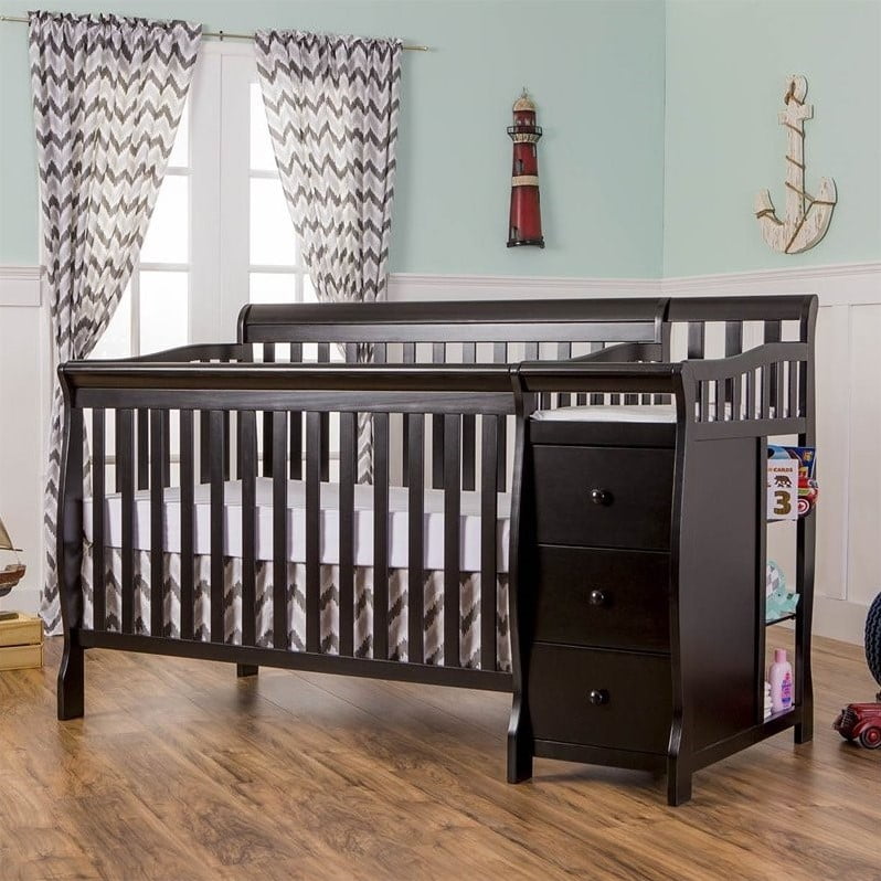 Dream on Me Brody 4in1 FixedSide Convertible Crib and Changing Table