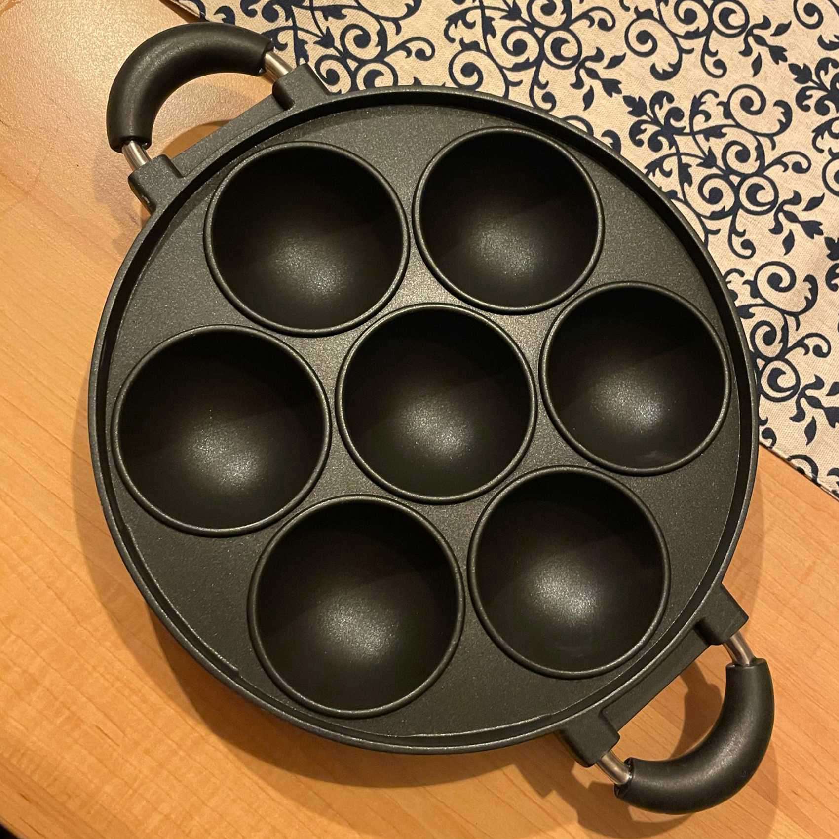 7 Holes Pre-Seasoned Cookware Cupcake Mold Poffertjes Pan Cast