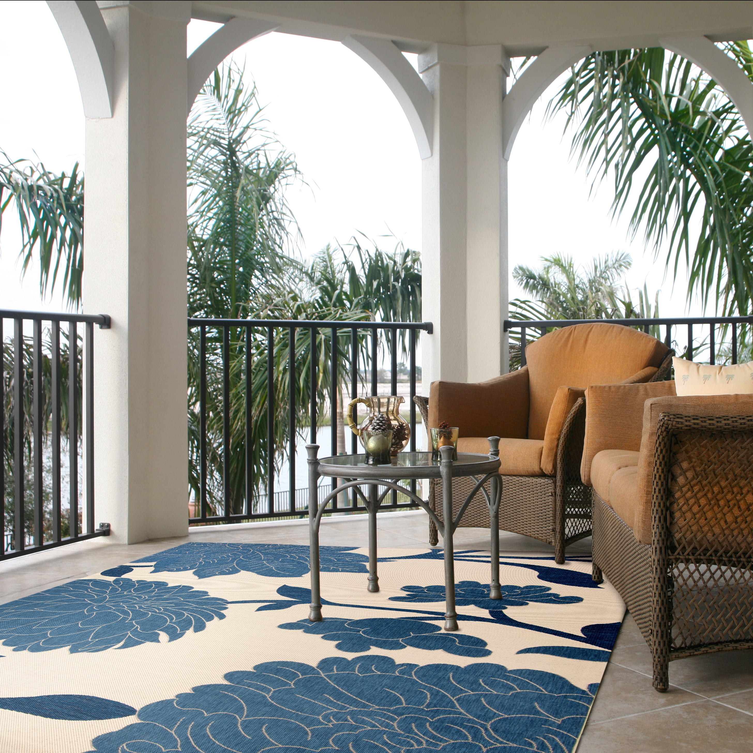 Safavieh Courtyard Tyson Floral Indoor/Outdoor Area Rug, Beige/Blue, 5'3" x 7'7"