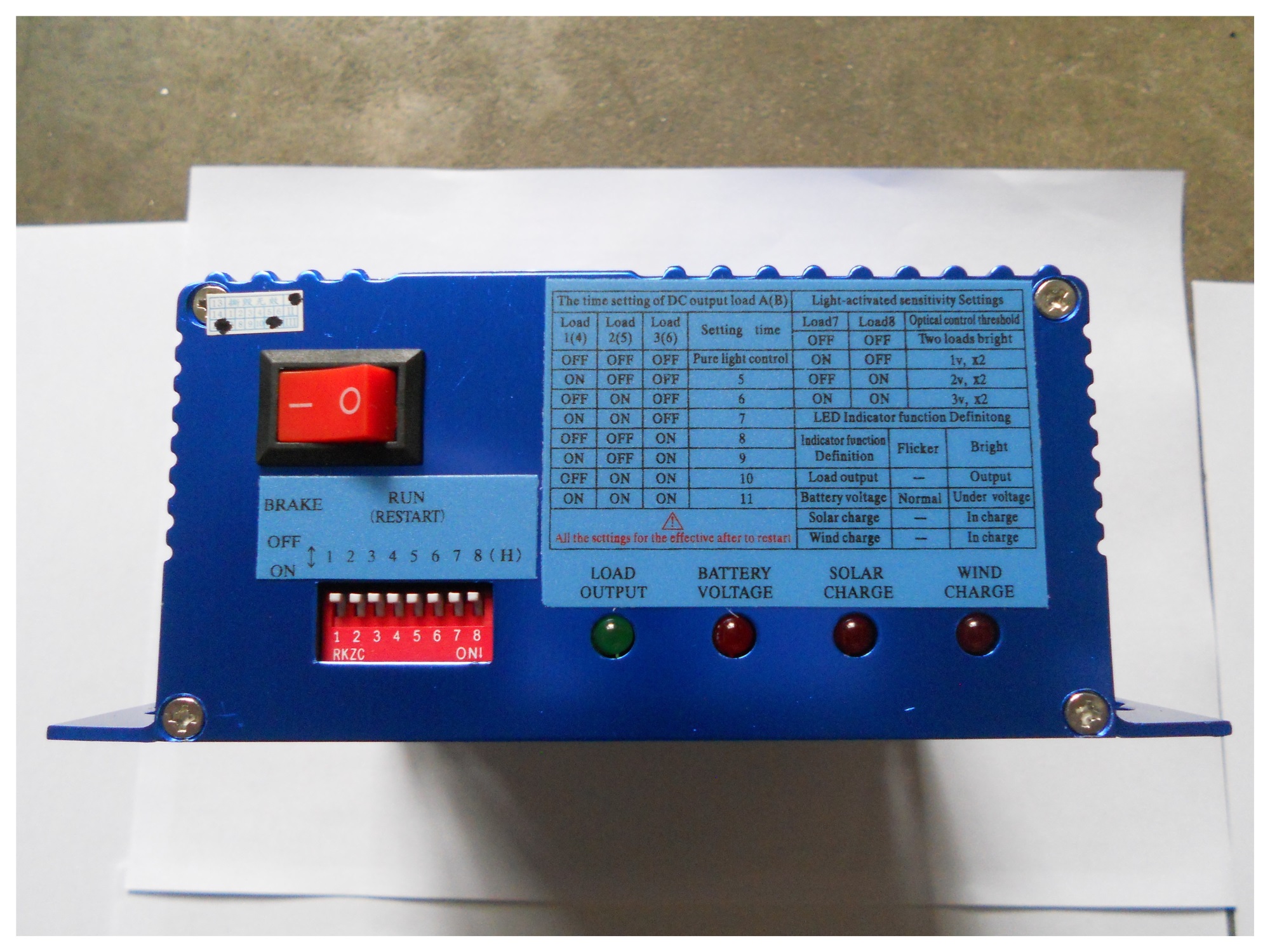 Selling 300W/600W 12V/24V Automatic Detect Wind Solar Hybrid Controller Hybrid Charge Controller Hybrid Lighting System ,Multiple Protection Functions