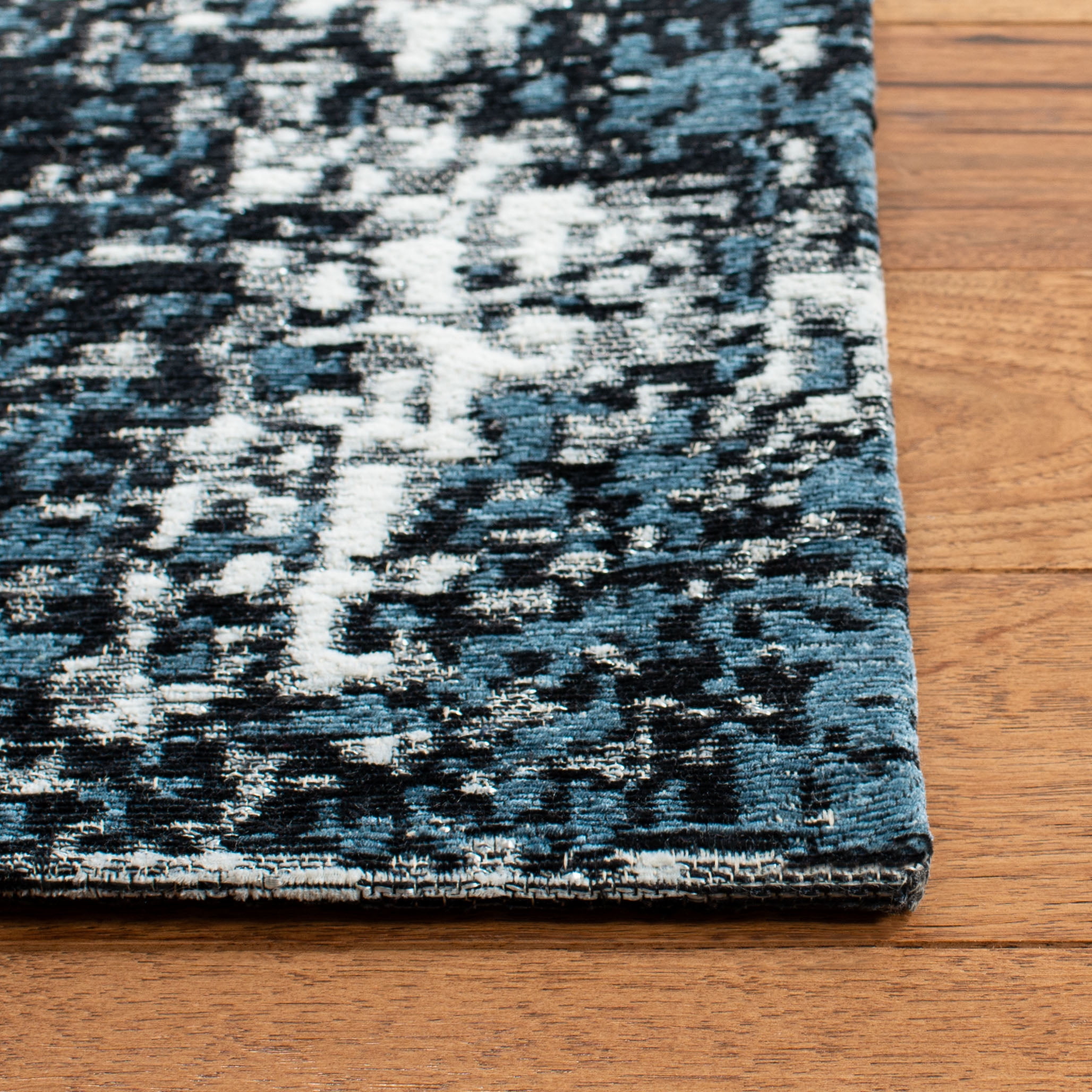 SAFAVIEH Classic Vintage Giuseppe Overdyed Area Rug, Navy/Ivory, 6' x 9'