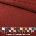 thumbnail image 3 of Exclusivo Mezcla Queen Quilt Bedding Set, Lightweight Soft Red Queen Bedspreads Coverlets with Geometric Stitched Pattern, 3 of 8