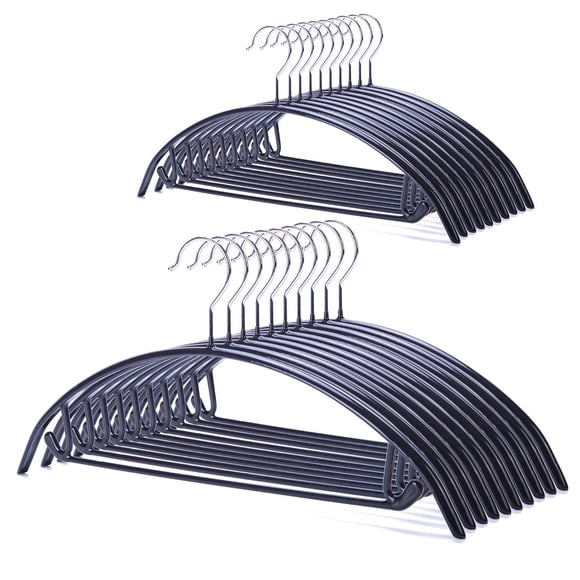 Nature Smile Perchas antideslizantes para suéteres con revestimiento de PVC, perchas para trajes de vestir, perchas para camisetas de golf sin golpes en los hombros (color negro, paquete de 20)