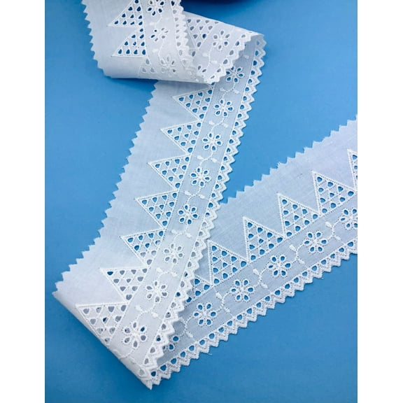 White 2-3/4" Eyelet Triangles with Flowers