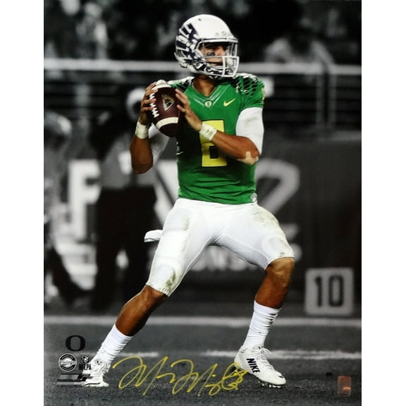 Marcus Mariota Autographed 16x20 Photo Oregon Ducks MM Holo 98162
