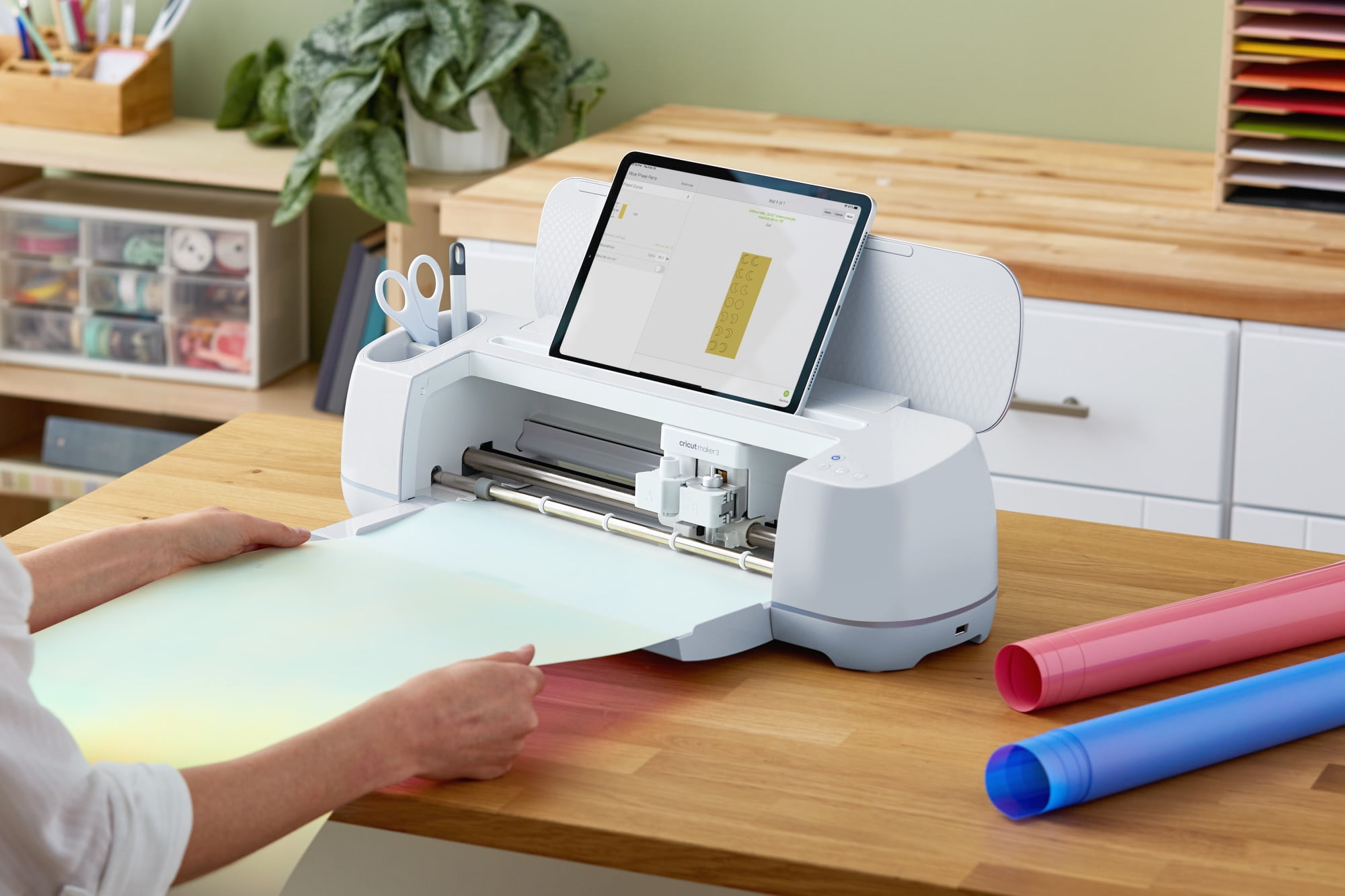 Cricut® Smart Iron-On™ Vinyl Holographic(3 ft) - Blue, 13" x 36"