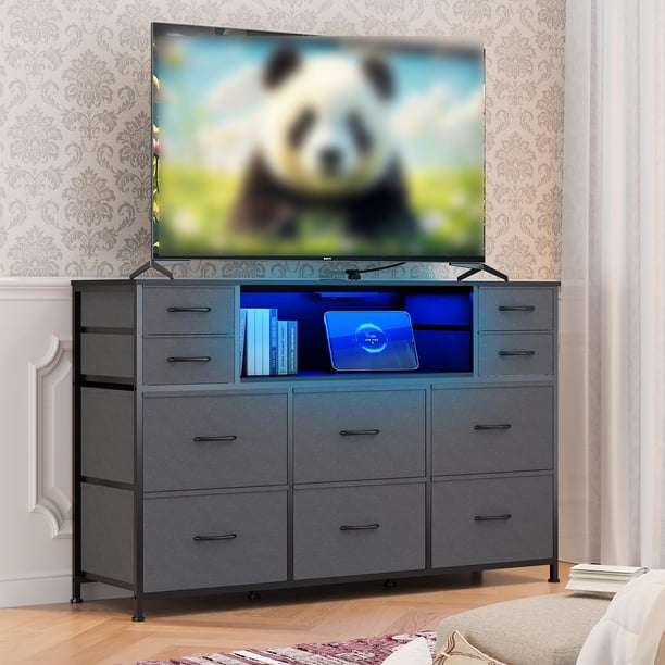 Yeshouse Cómoda de tela con 10 cajones y luces LED, estación de carga, estantes abiertos y cubierta de madera, mueble para TV de 40 a 55", ideal para dormitorio, sala y pasillo