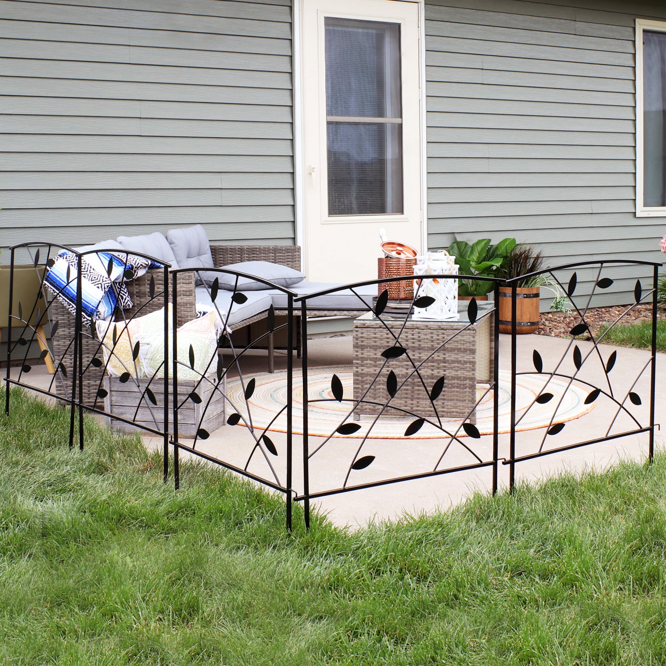 Sunnydaze Modern Leaves and Vines 32" x 26" Black Steel Decorative Garden Fence Panels (5 Count)