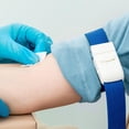 thumbnail image 2 of Toallitas preparatorias con alcohol Ever Ready First Aid 70% isopropílico, 200 unidades, 2 of 6