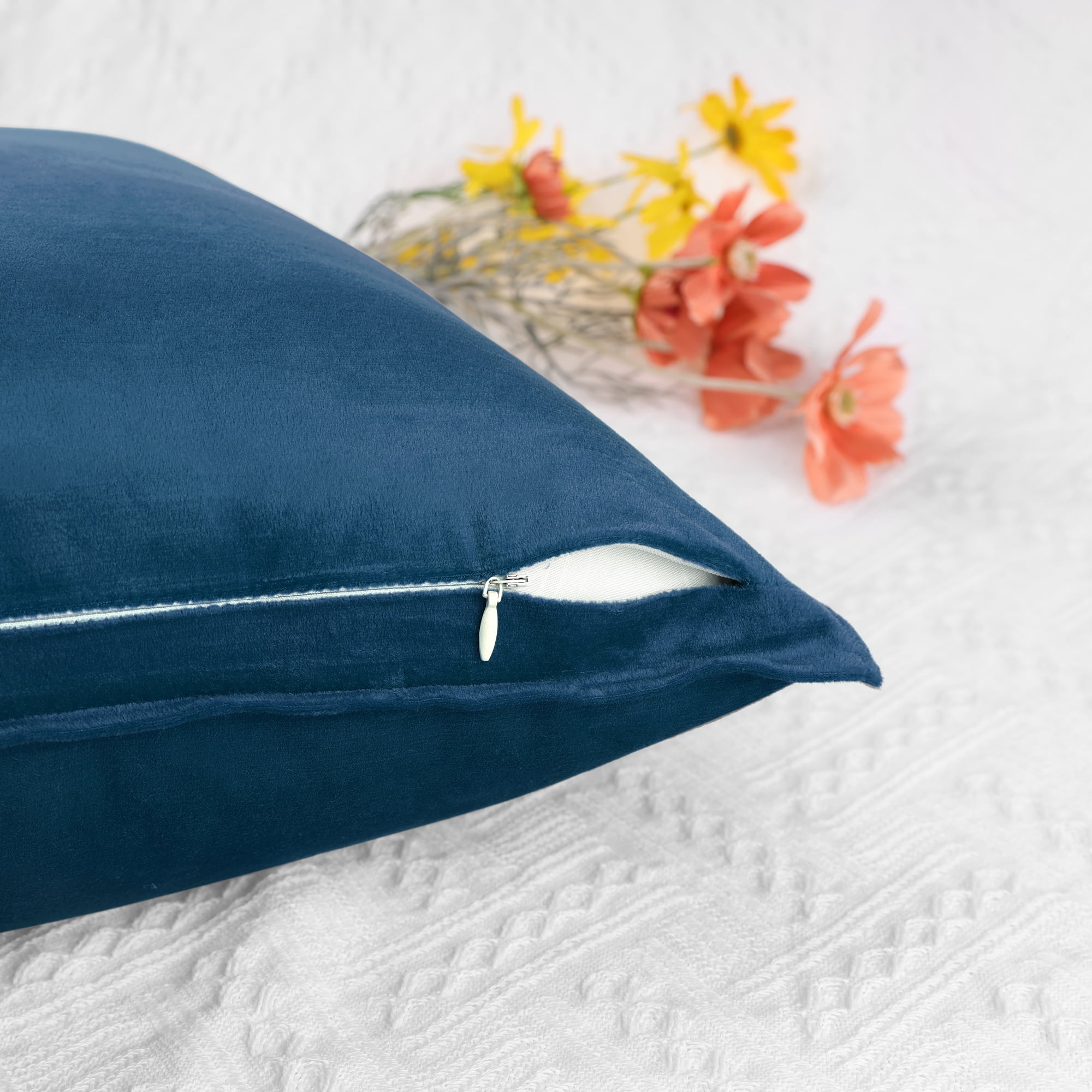 Unique Bargains Velvet Solid Throw Pillow Covers Decorative Cushion Covers (2 Count) Navy Blue 20" x 20"