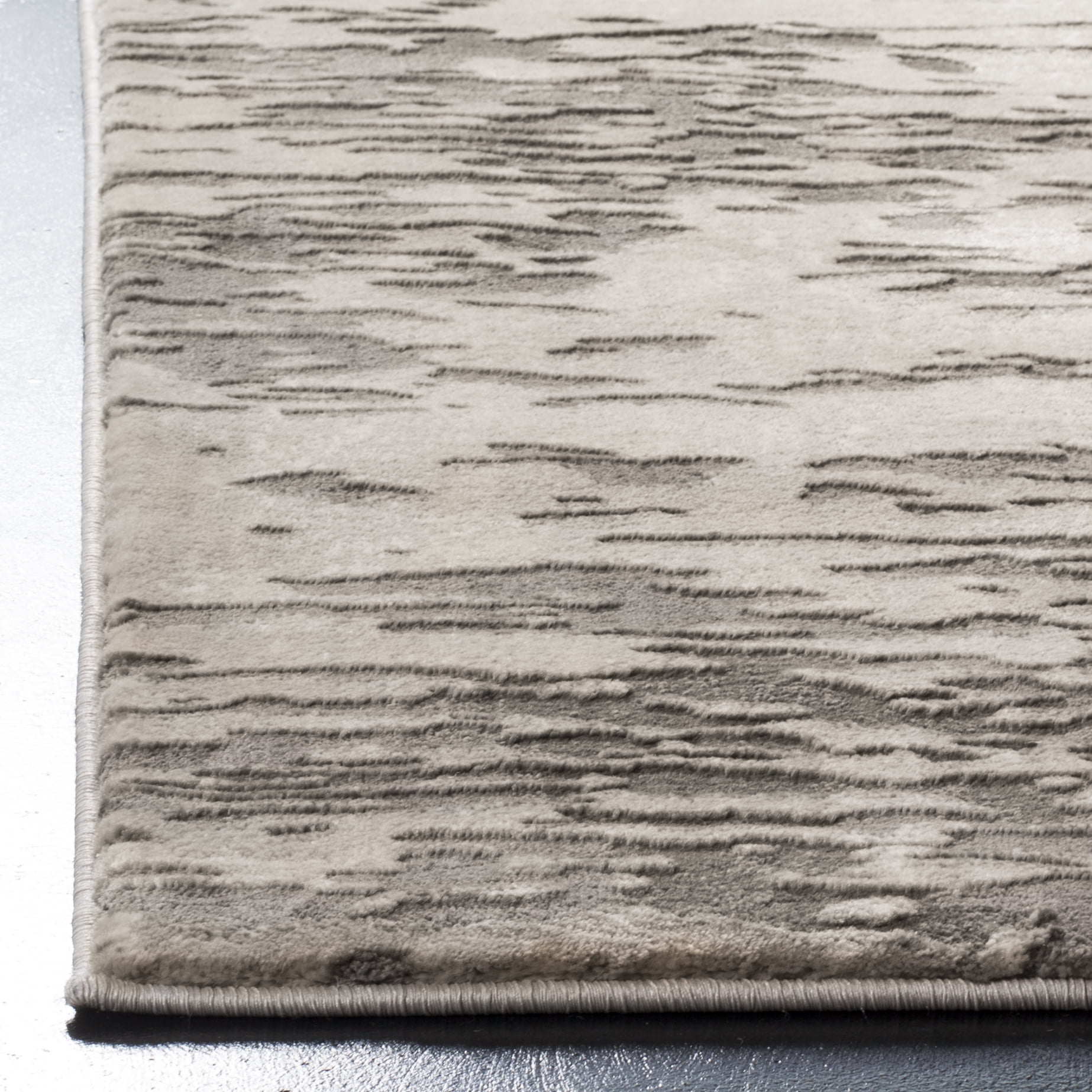 SAFAVIEH Meadow Nedelka Camouflage Area Rug, Grey, 6'7" x 9'