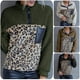 thumbnail image 2 of Moda mujer mullida sudadera con capucha leopardo empalme cuello alto manga larga botón bolsillo cáli Abanopi Pequeña, 2 of 7