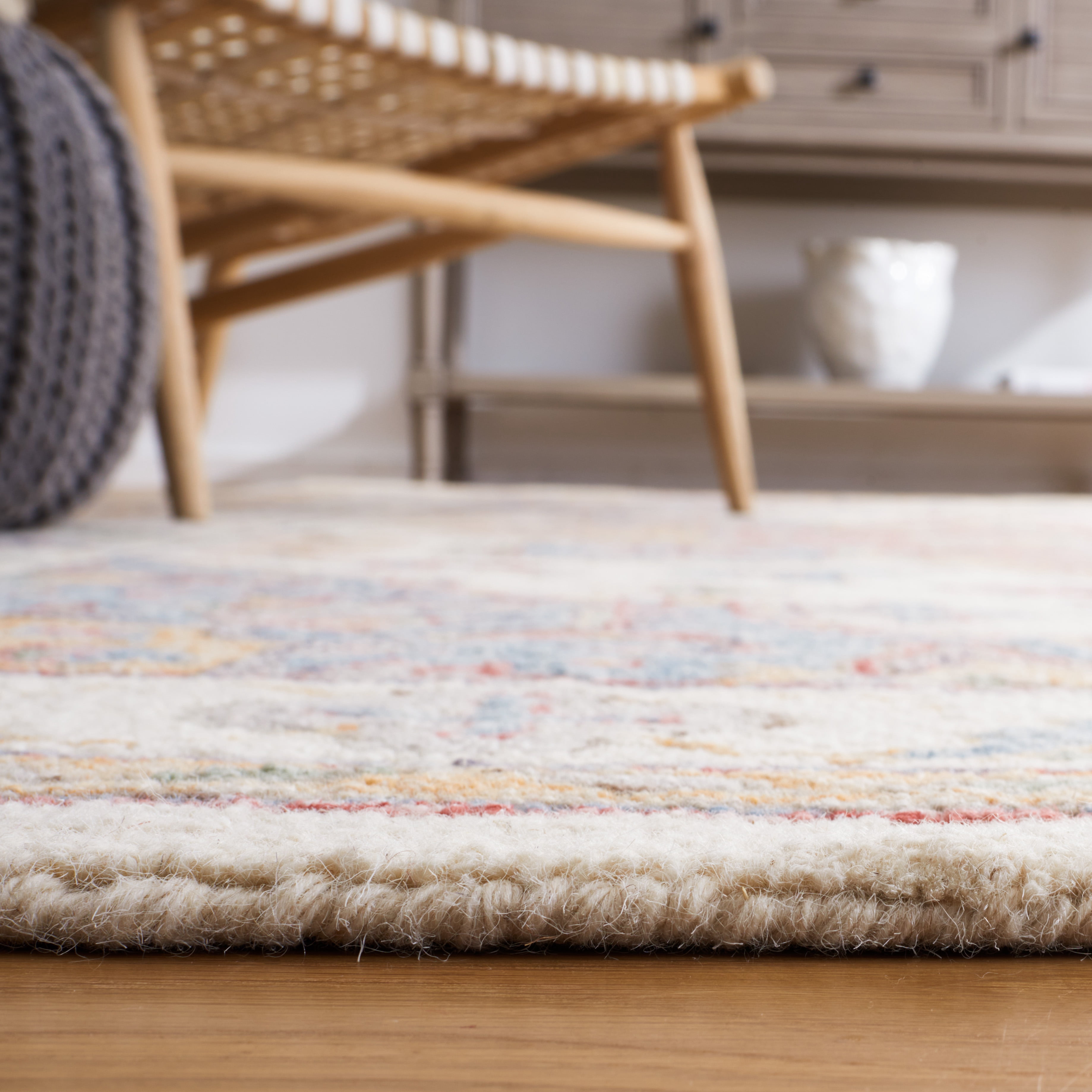 SAFAVIEH Metro David Medallion Area Rug, Ivory/Rust, 6' x 6' Square
