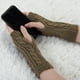 thumbnail image 4 of Guantes sin dedos de punto elástico unisex INSPIRE CHIC marrón talla única, 4 of 6
